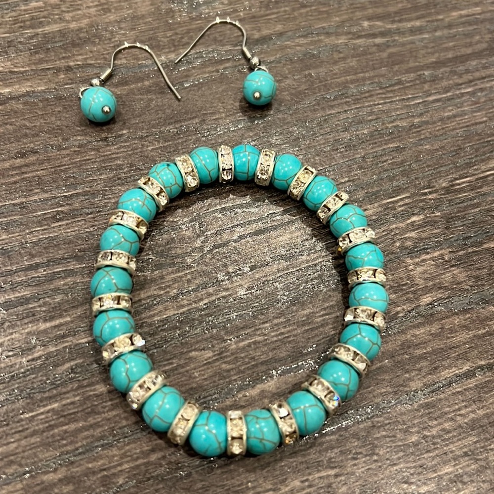 Turquoise Beaded Bracelet with Silver Accents